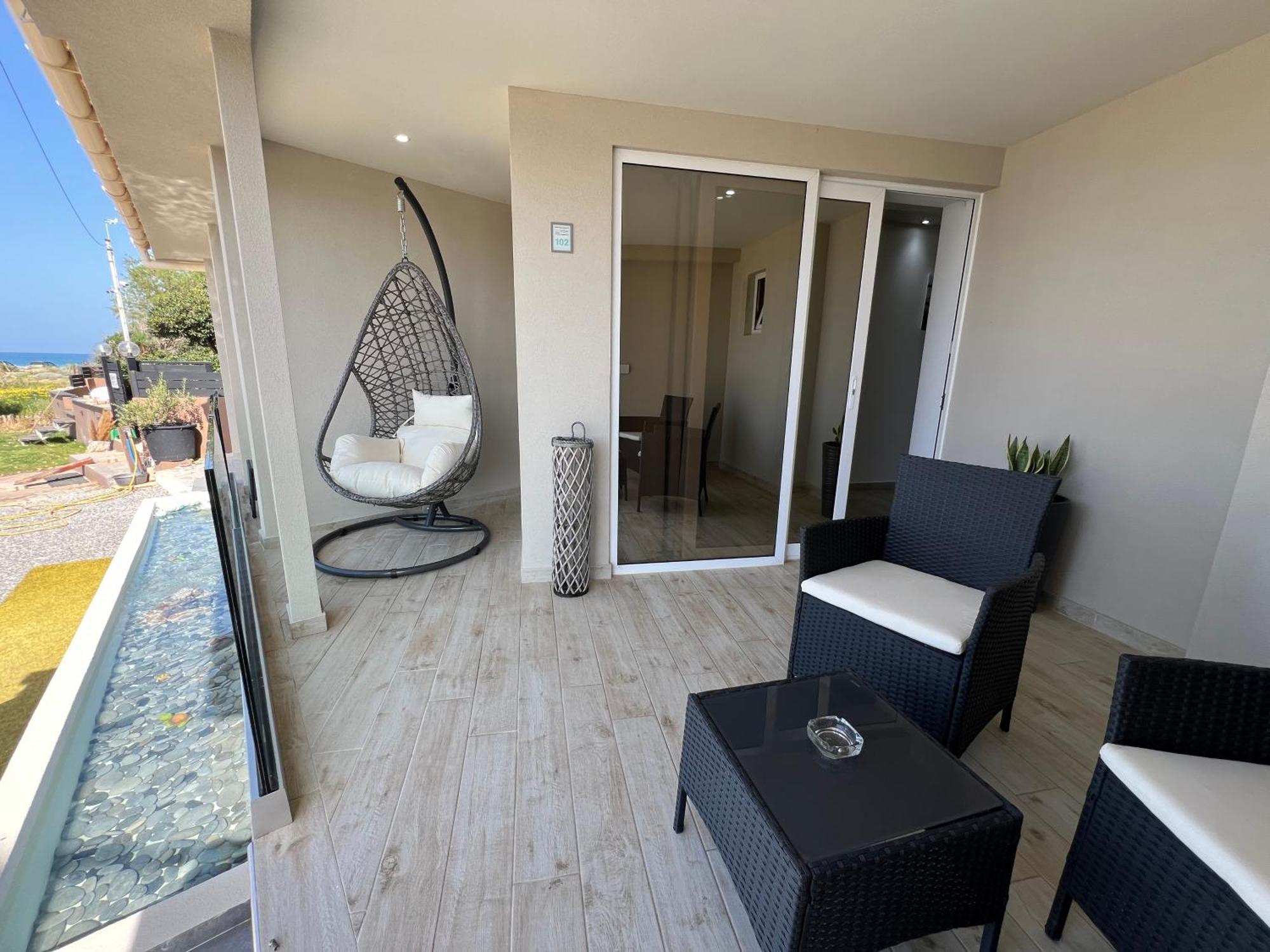 Sea View Apts & Suites By Pachiplex 말리아 외부 사진