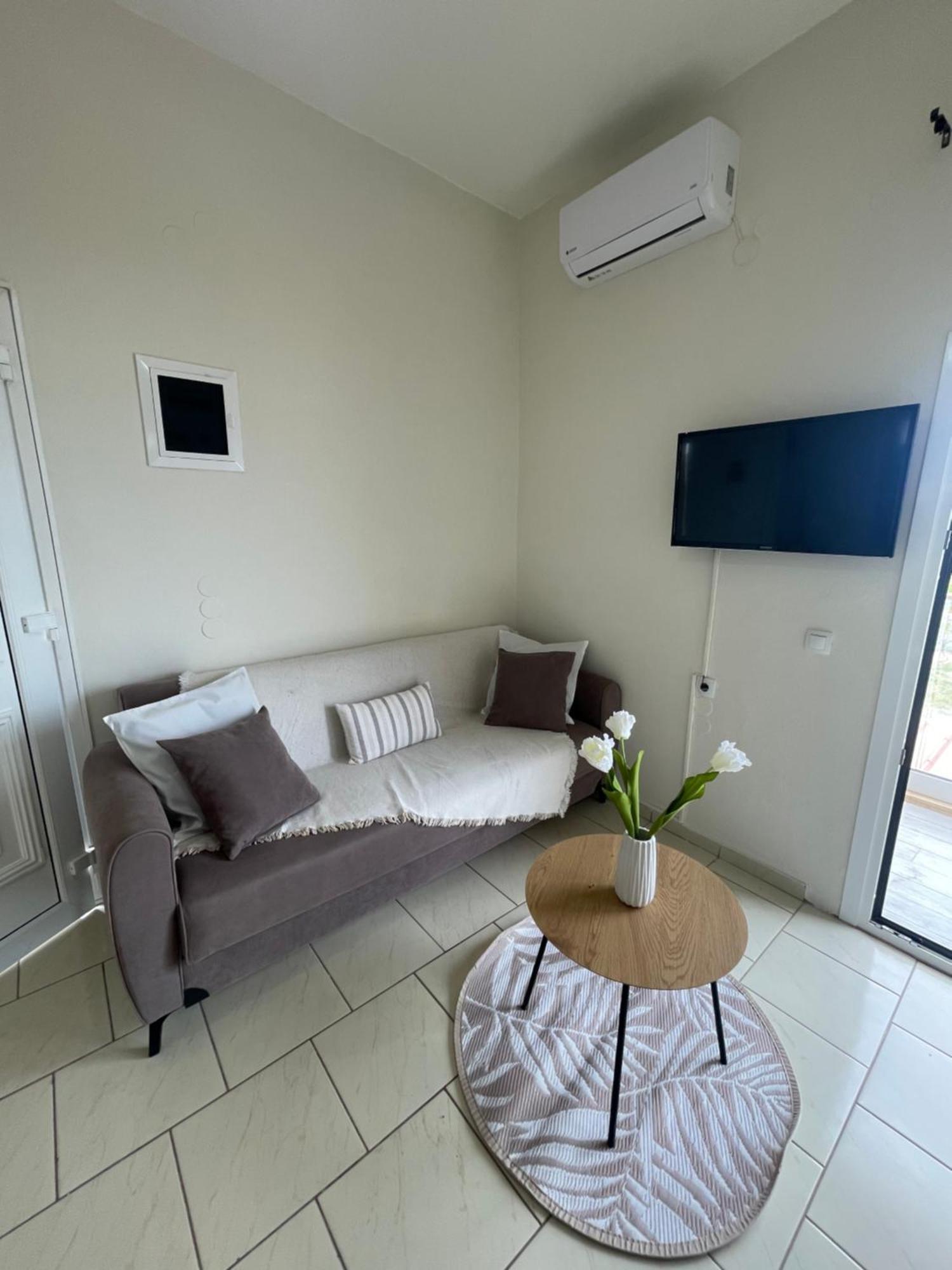 Sea View Apts & Suites By Pachiplex 말리아 외부 사진